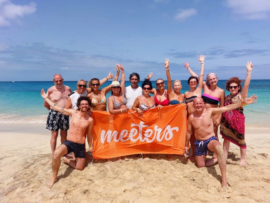 Un gruppo Meeters in viaggio insieme al mare